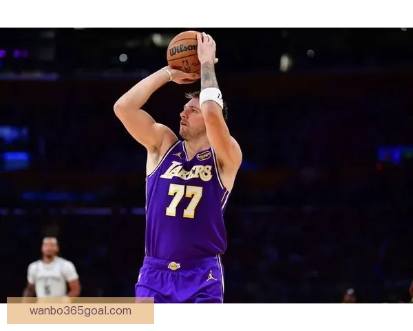 东契奇41分创多项纪录比肩科比队史第四却因16次失误被禁赛